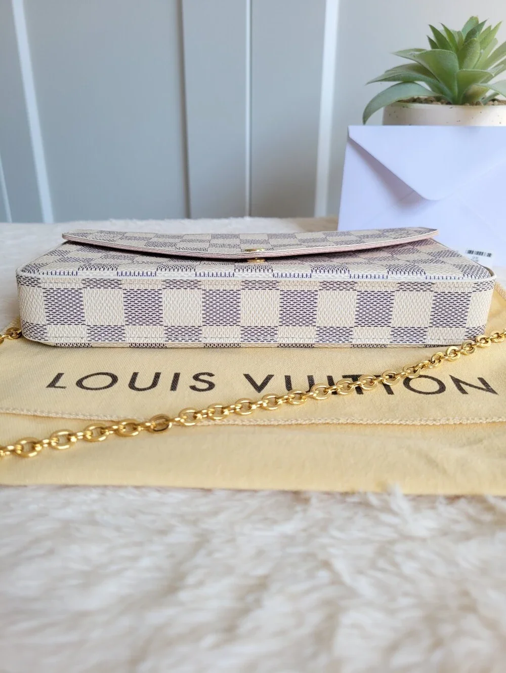 BEAUTIFUL💕 Louis Vuitton FELICIE Pochette Damier AZUR Gold Chain Crossbody